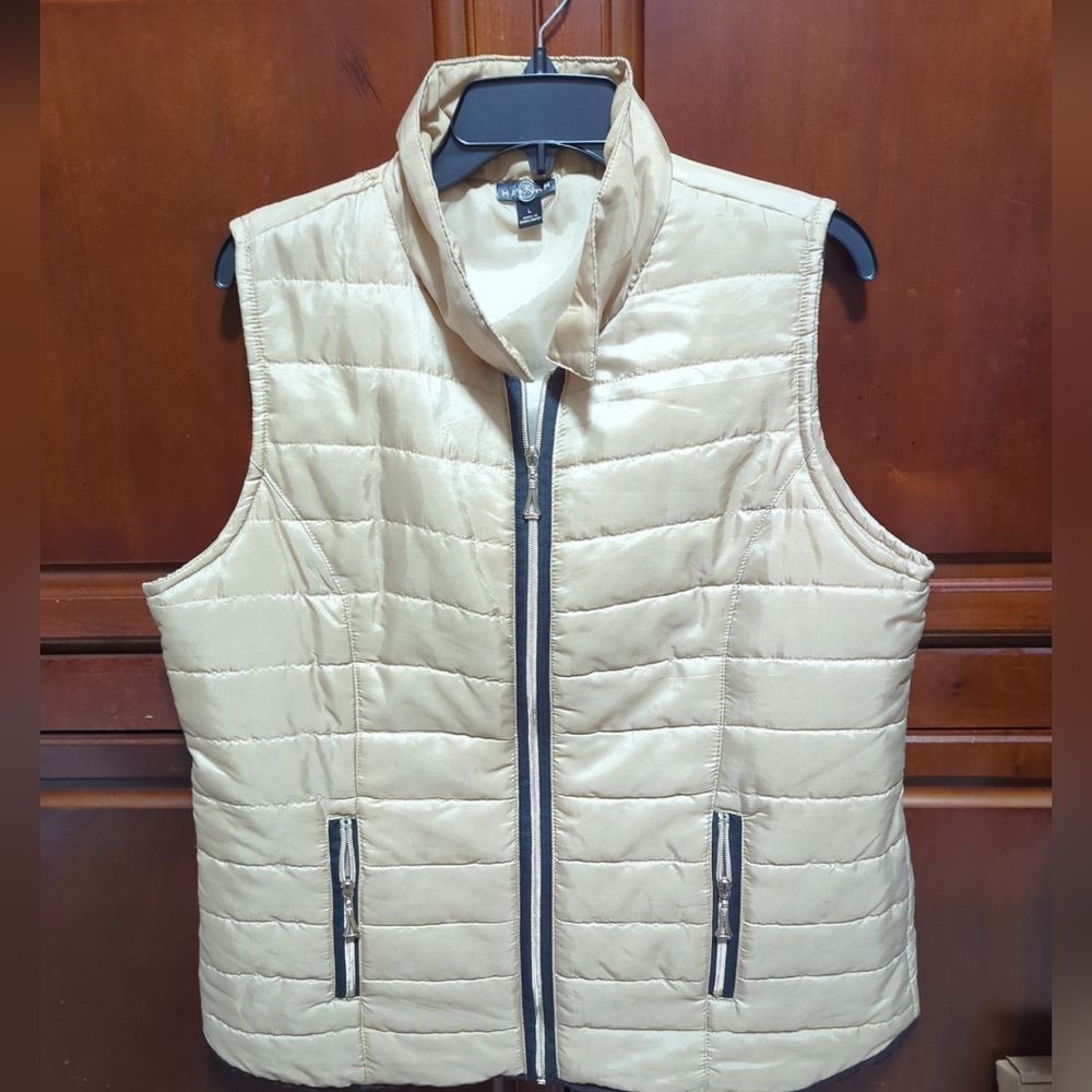 Puffer Quilted Vest with Zipper & Pockets Excellent Condition